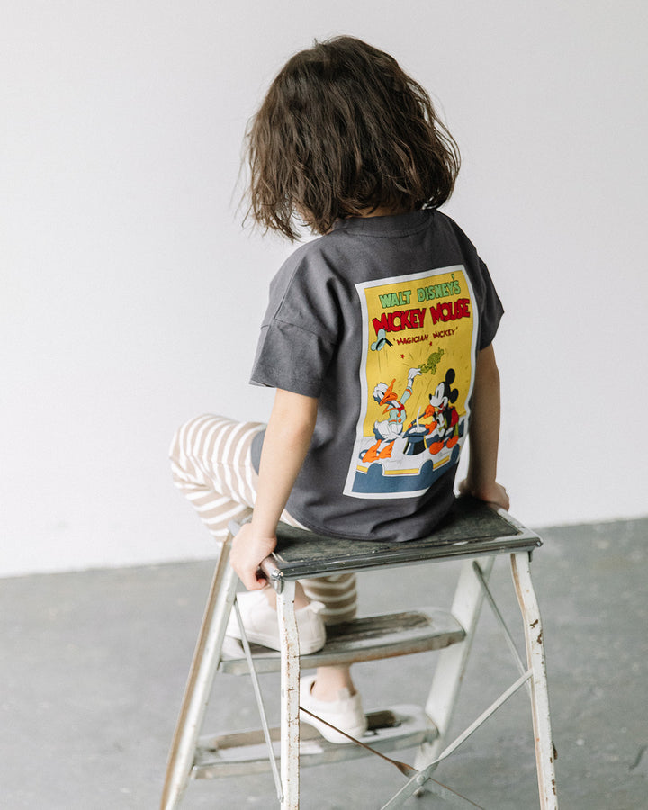【7/22までTIMESALE10％OFF】[t.] Disney ポスタープリント半袖Tシャツ