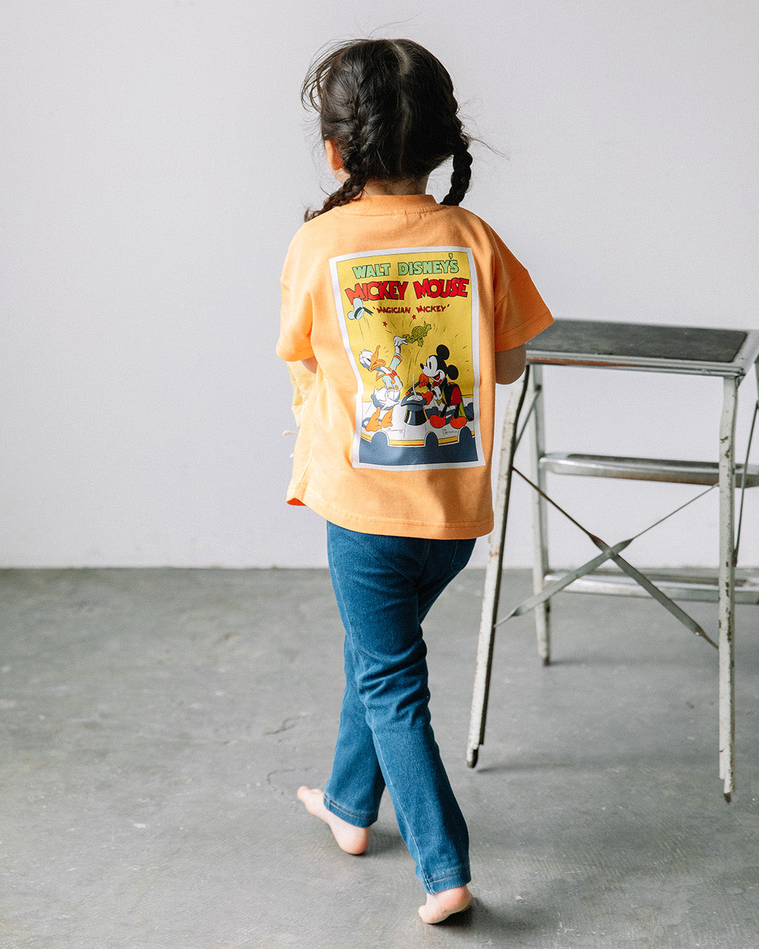 【7/22までTIMESALE10％OFF】[t.] Disney ポスタープリント半袖Tシャツ
