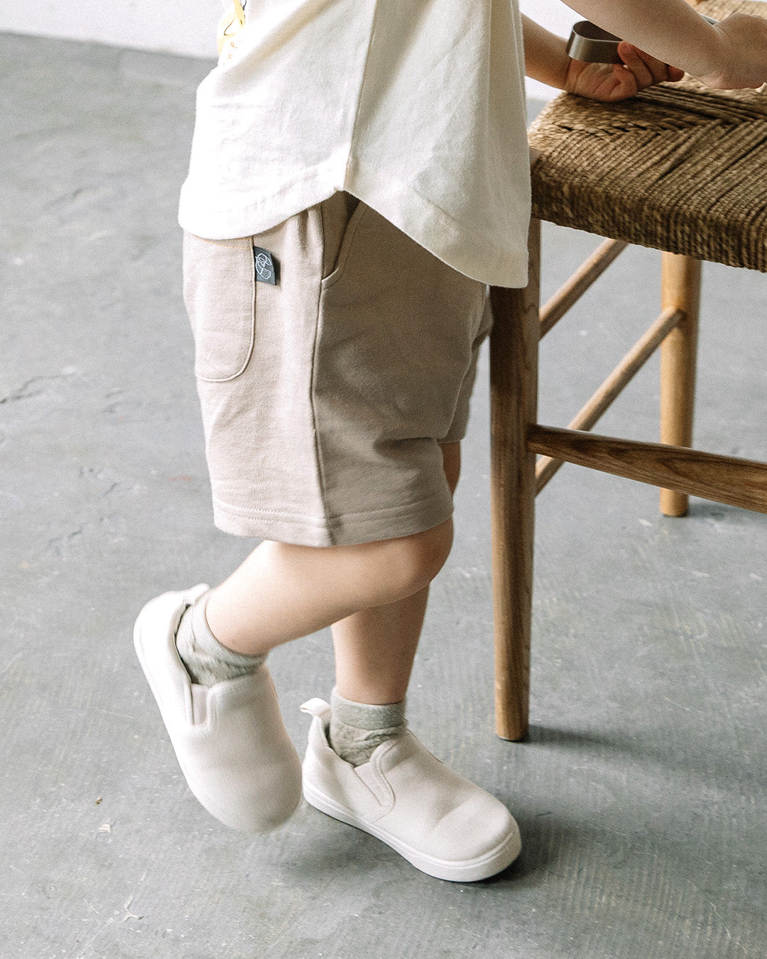 【NEW ARRIVAL】[t.] 配色ステッチショートパンツ