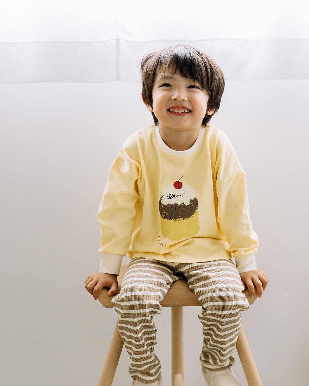 【新色先行販売】[t.] 袖リブ プリント長袖Tシャツ