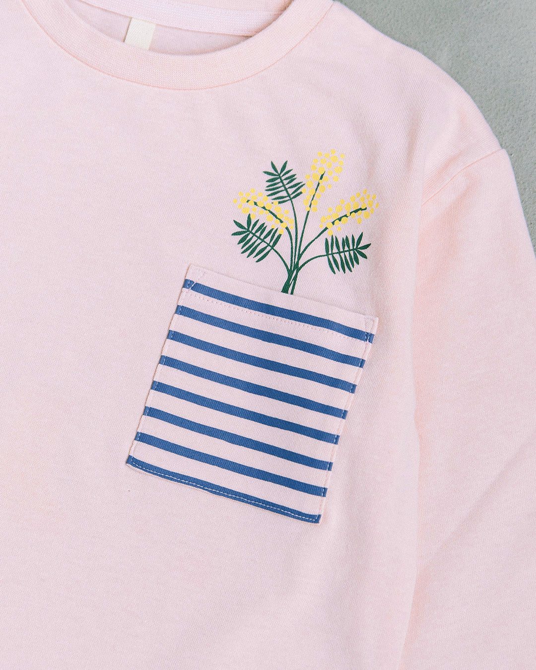 【予約】【新色追加】[t.] ポケット付き前後プリント長袖Tシャツ
